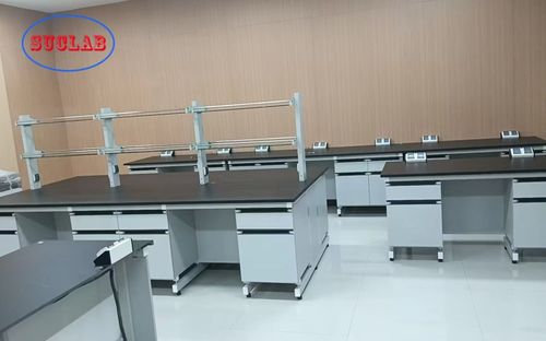 Последние новости компании о Из каких материалов сделаны лабораторные столы из стали и дерева?